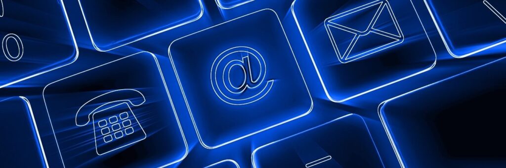 Leuchtend blaues Smartphone mit Wähltastatur als Symbol für direkten telefonischen Kontakt zu Dan Mor in Hannover